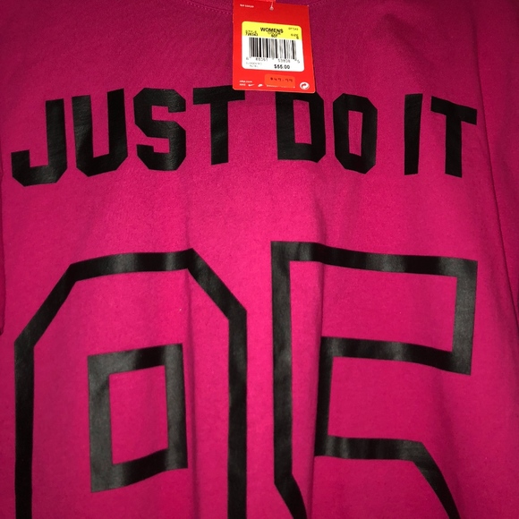 Pink Nike shirt - Picture 2 of 3